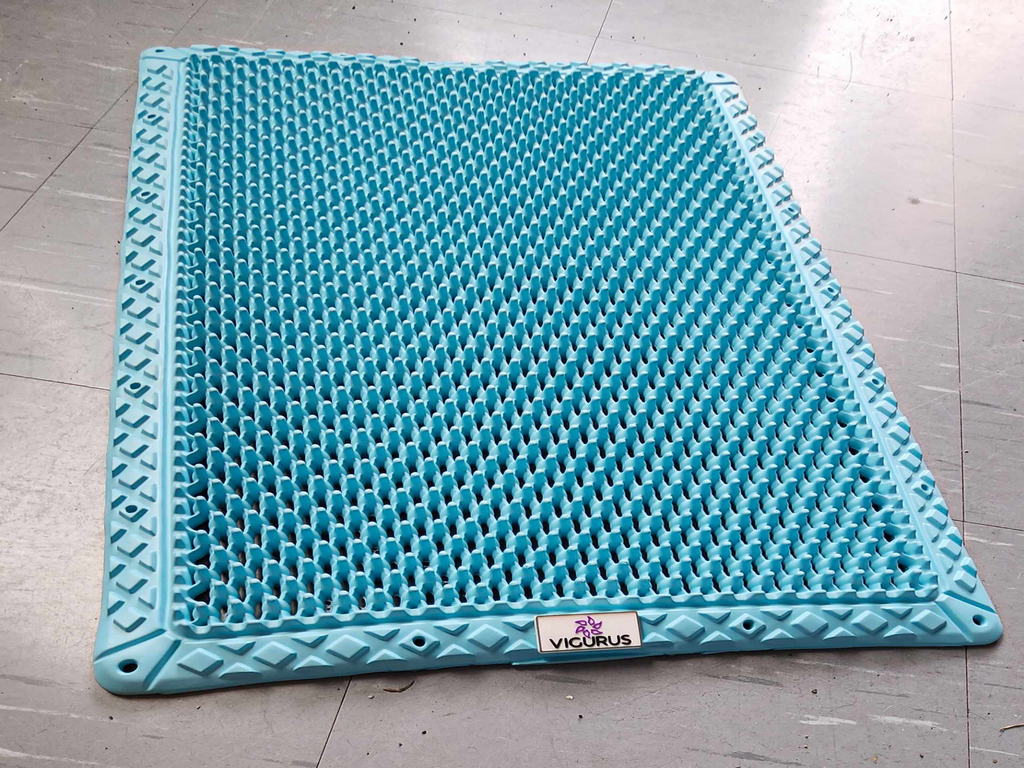 SP1KE™ Mat (Regular) – Stand Strong, Stay Energized. Fight fatigue, improve circulation, and keep your whole body activated while you stand.